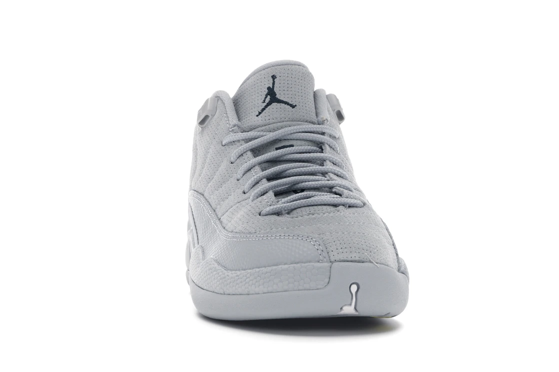 Vue 9 de Jordan 12 Retro Low Wolf Grey (GS)
