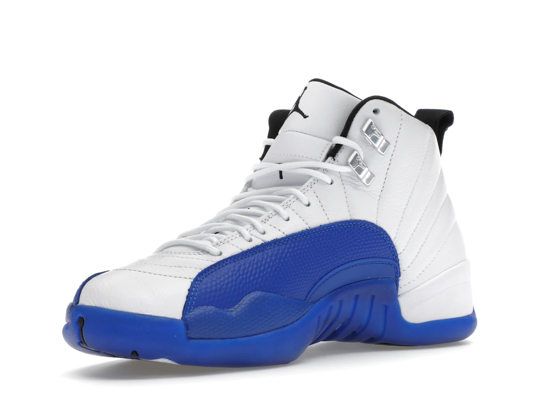 Vue 15 de Jordan 12 Retro Blueberry