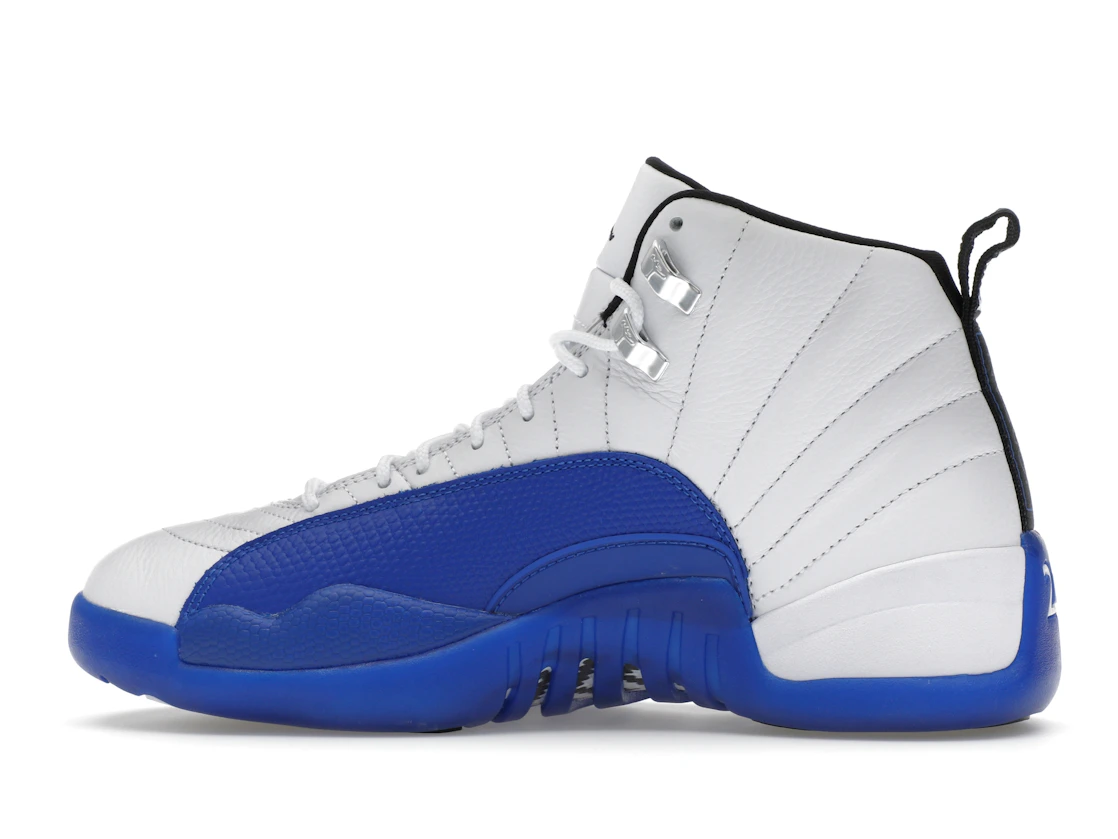 Vue 20 de Jordan 12 Retro Blueberry