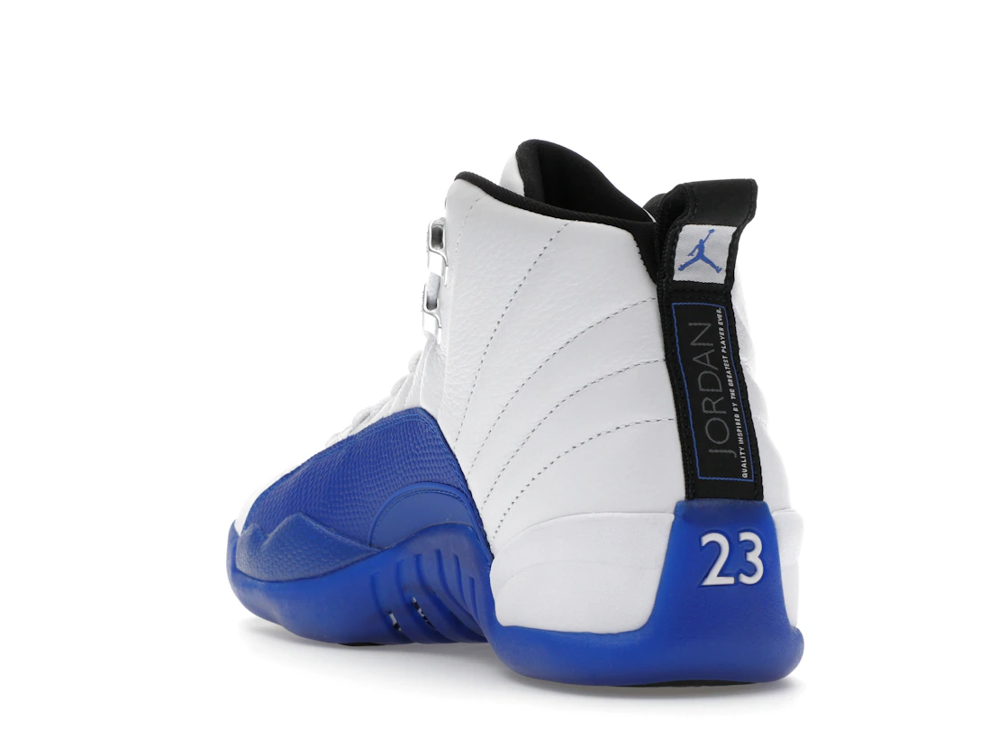 Vue 25 de Jordan 12 Retro Blueberry