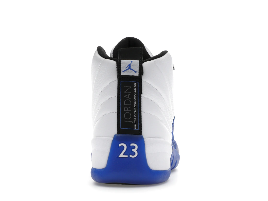 Vue 28 de Jordan 12 Retro Blueberry