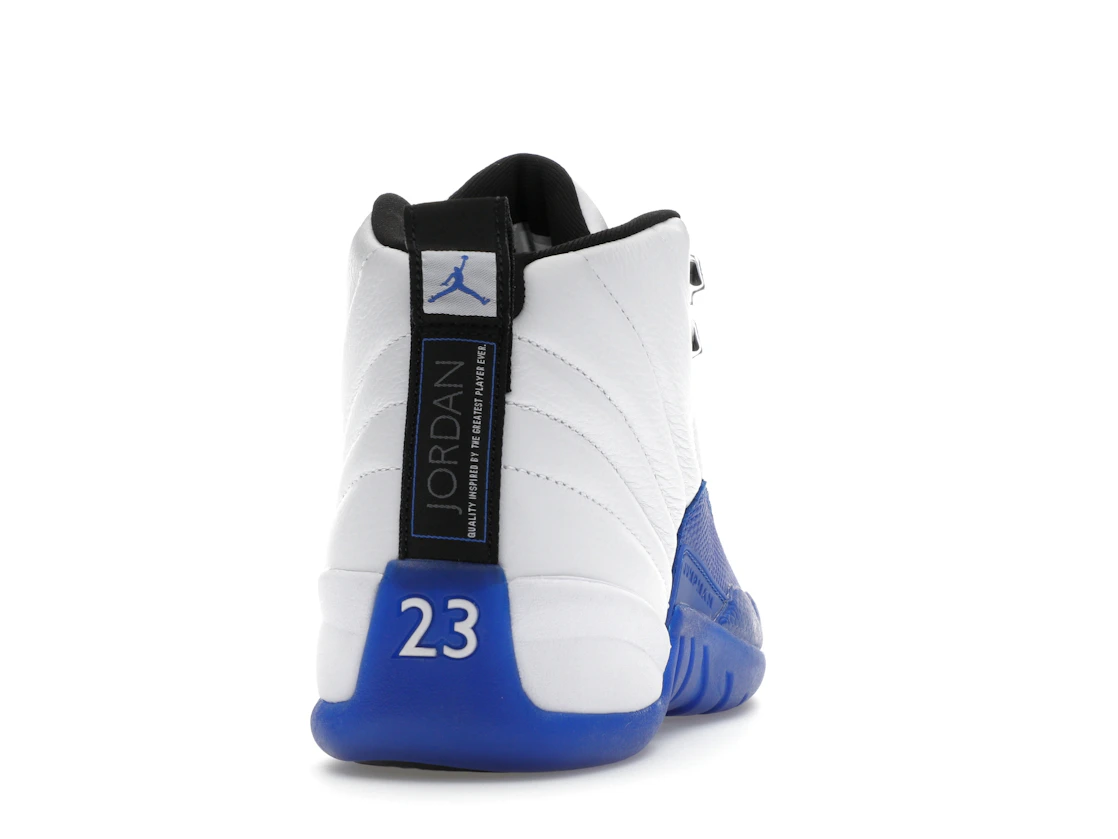 Vue 29 de Jordan 12 Retro Blueberry
