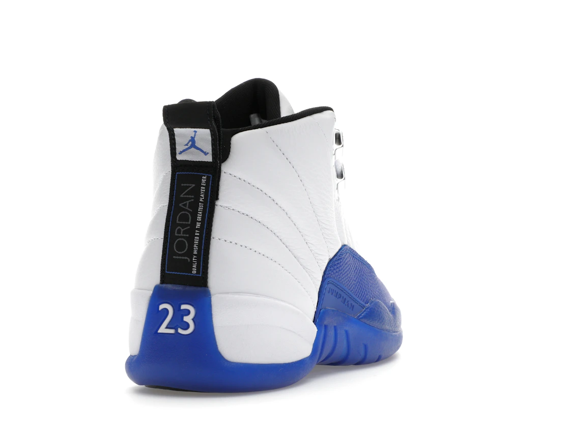 Vue 30 de Jordan 12 Retro Blueberry