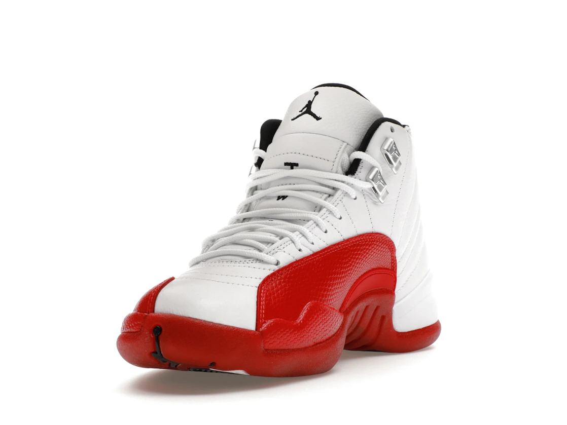 Vue 13 de Jordan 12 Retro Cherry (2023)
