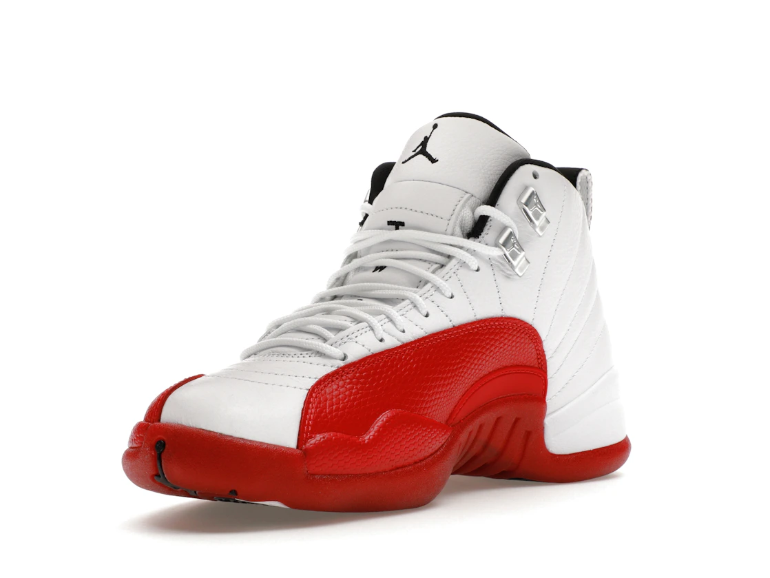 Vue 14 de Jordan 12 Retro Cherry (2023)