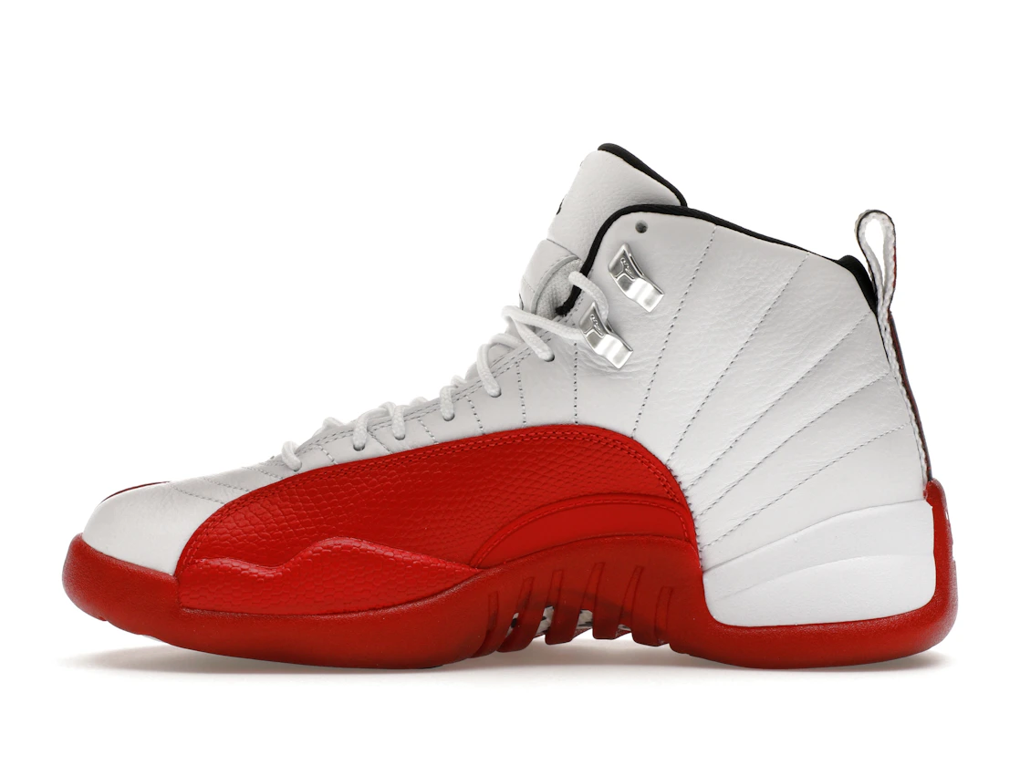 Vue 19 de Jordan 12 Retro Cherry (2023)