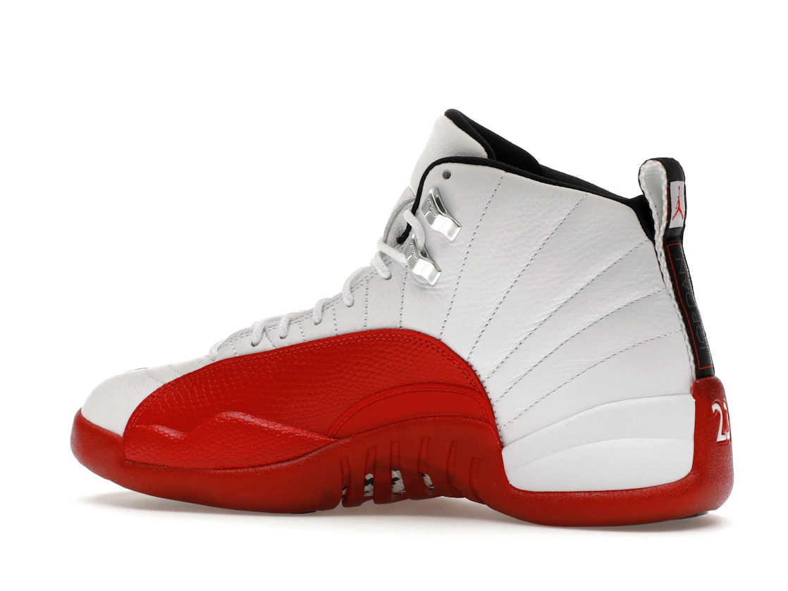 Vue 21 de Jordan 12 Retro Cherry (2023)