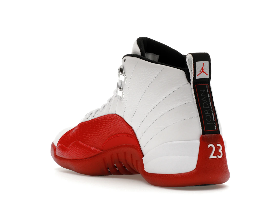Vue 24 de Jordan 12 Retro Cherry (2023)