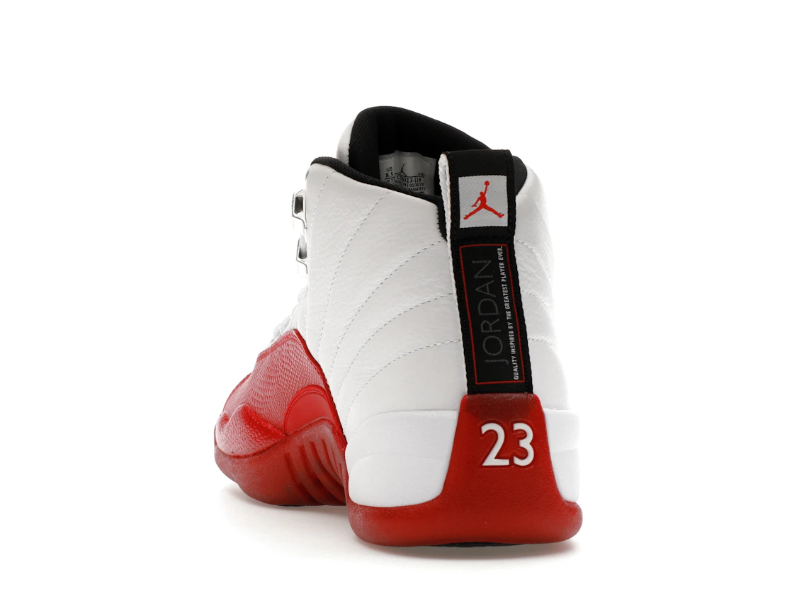 Vue 26 de Jordan 12 Retro Cherry (2023)
