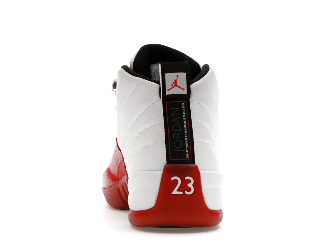 Vue 27 de Jordan 12 Retro Cherry (2023)