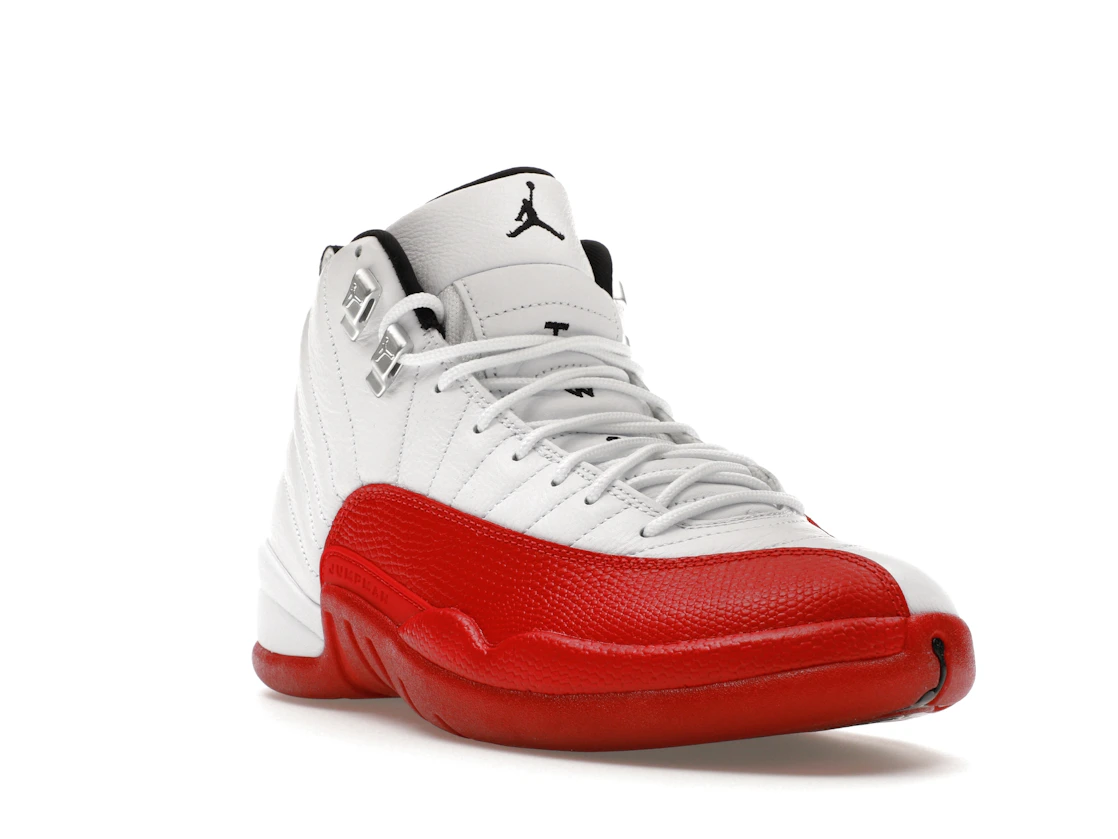 Vue 6 de Jordan 12 Retro Cherry (2023)