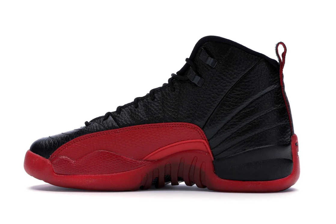 Vue 20 de Jordan 12 Retro Flu Game (2016) (GS)