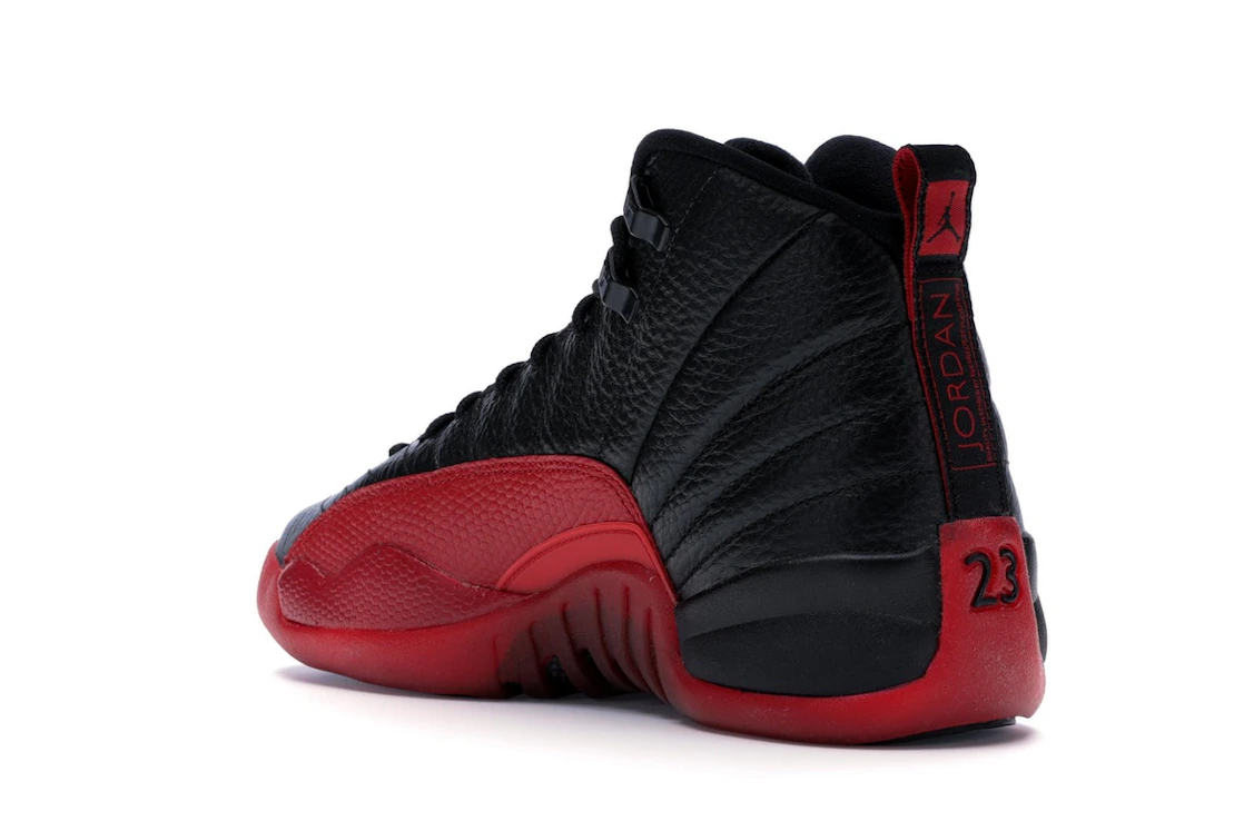Vue 24 de Jordan 12 Retro Flu Game (2016) (GS)