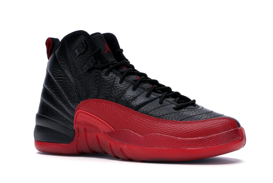 Vue 4 de Jordan 12 Retro Flu Game (2016) (GS)