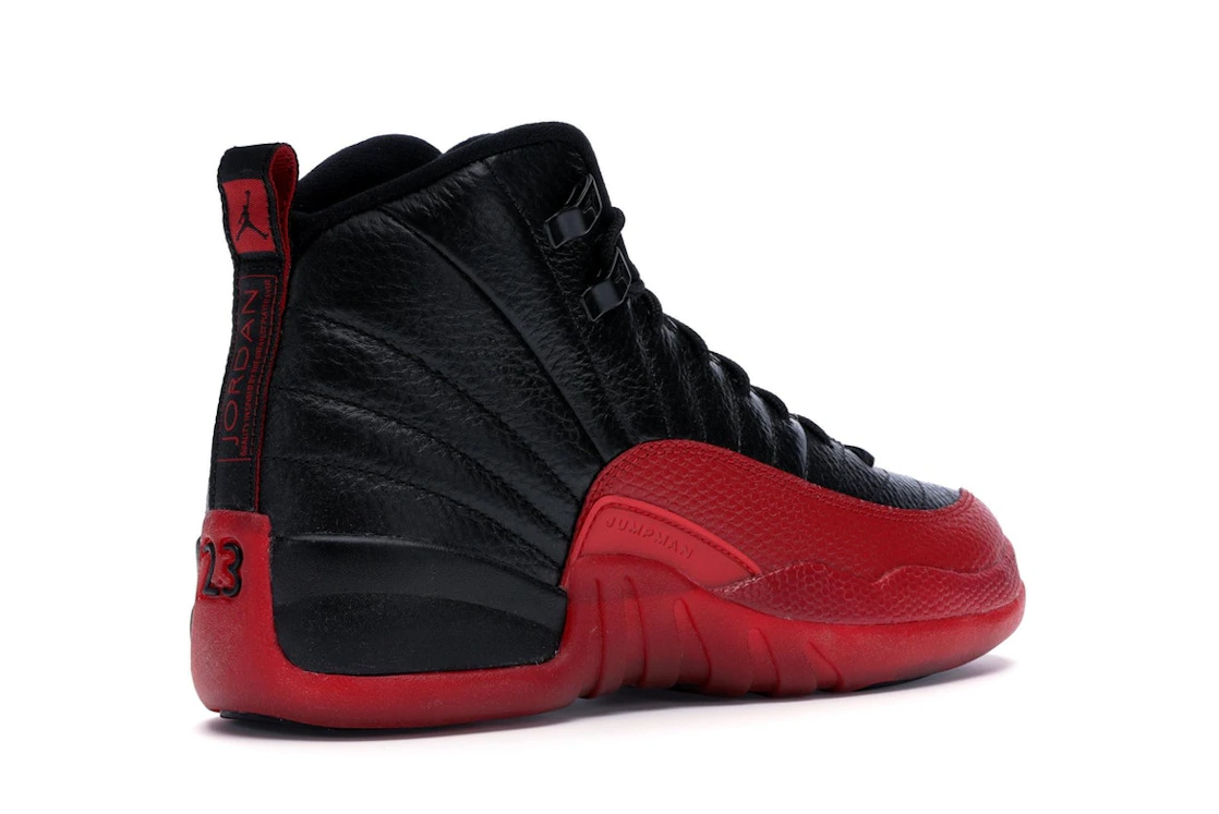 Vue 33 de Jordan 12 Retro Flu Game (2016) (GS)