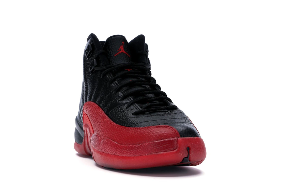 Vue 8 de Jordan 12 Retro Flu Game (2016) (GS)