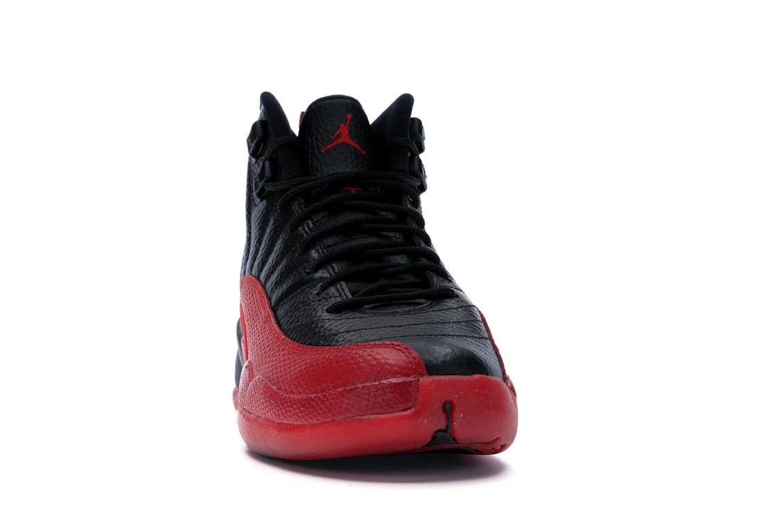 Vue 9 de Jordan 12 Retro Flu Game (2016) (GS)