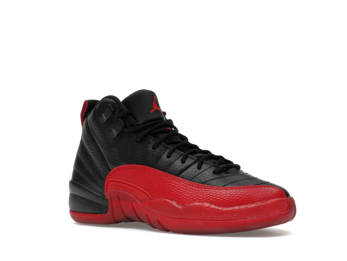 Vue 4 de Jordan 12 Retro Flu Game (2025) (GS)