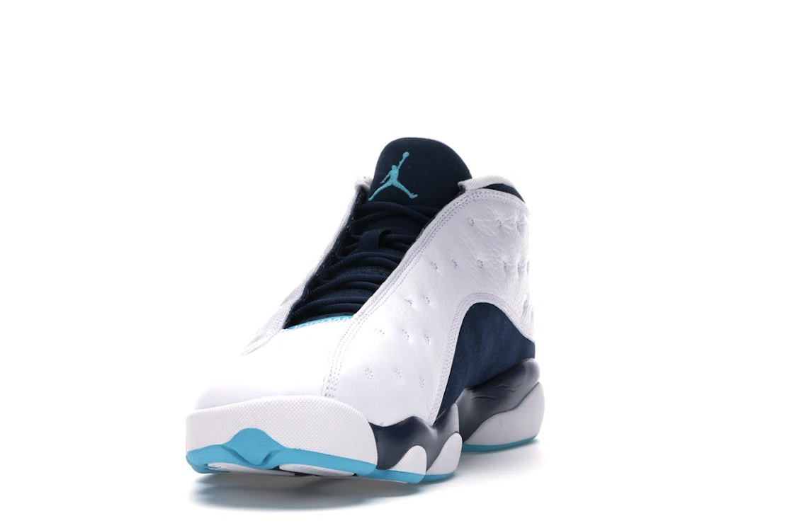 Vue 12 de Jordan 13 Retro Low Hornets