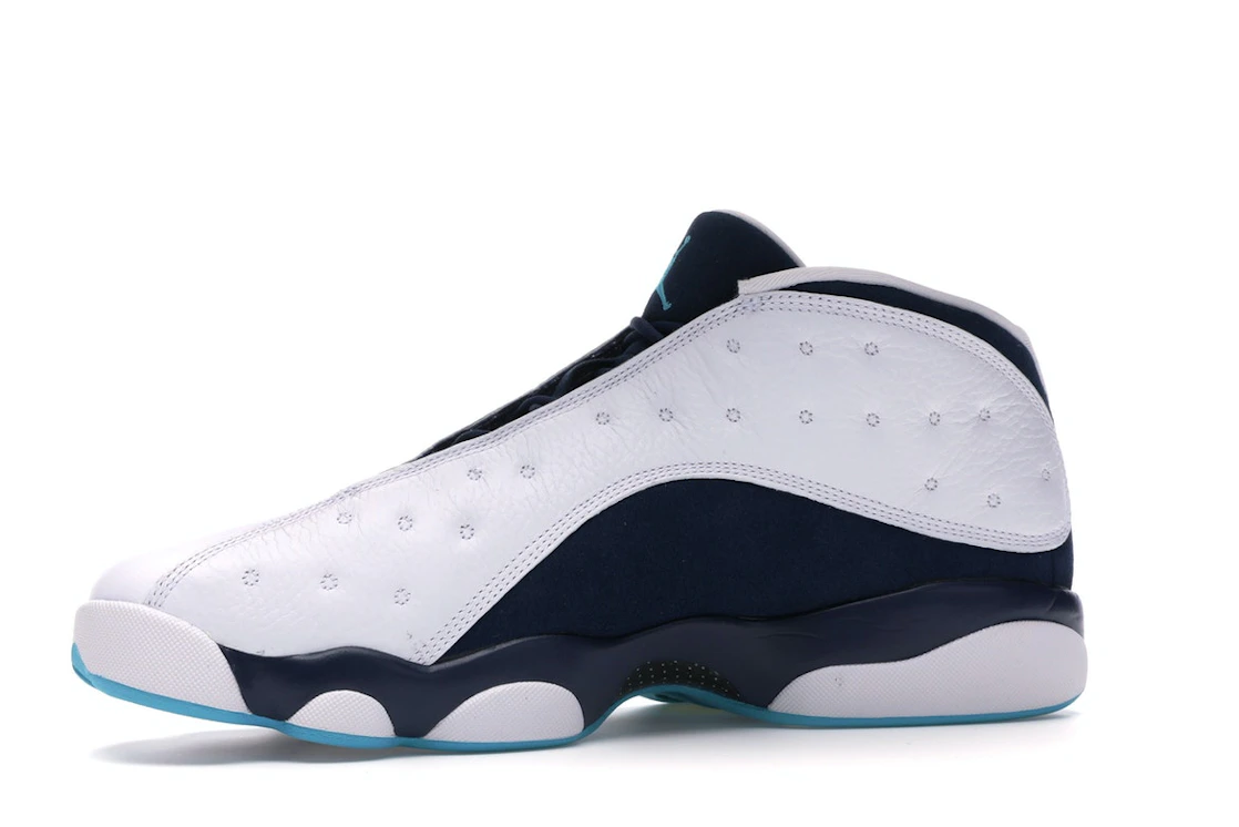 Vue 17 de Jordan 13 Retro Low Hornets