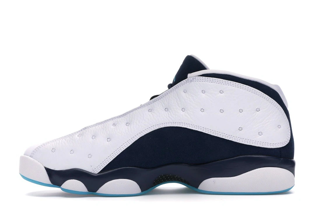 Vue 19 de Jordan 13 Retro Low Hornets
