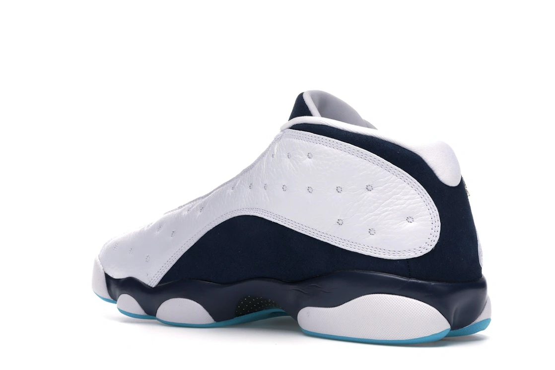 Vue 23 de Jordan 13 Retro Low Hornets