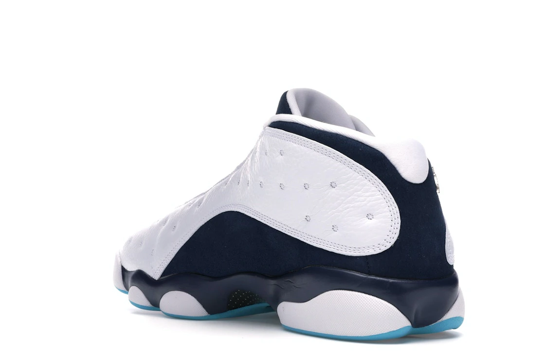 Vue 24 de Jordan 13 Retro Low Hornets