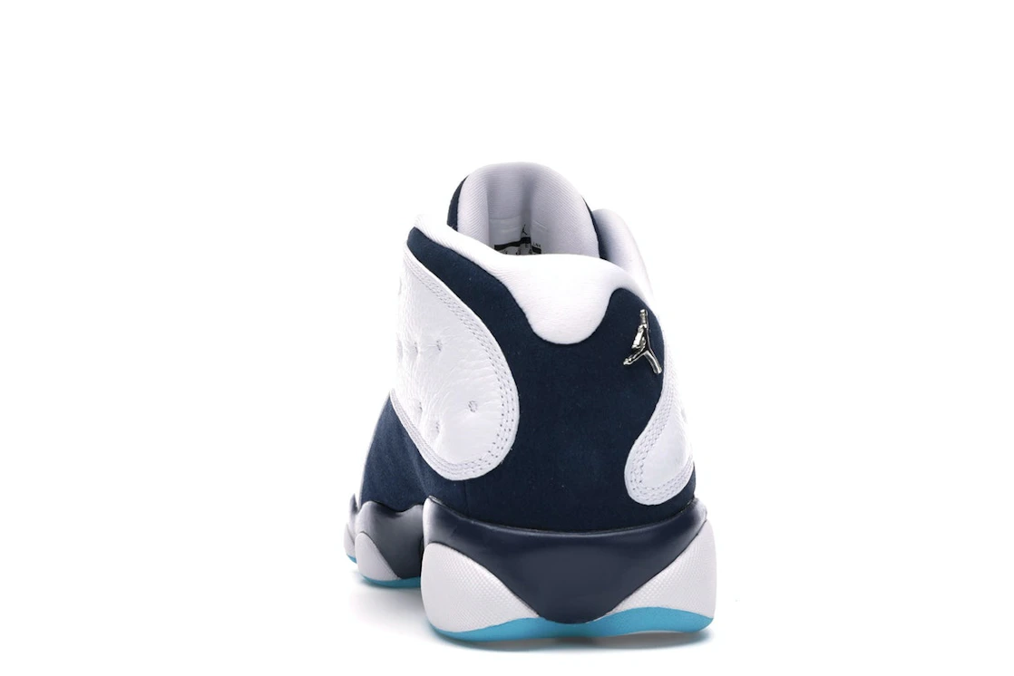 Vue 27 de Jordan 13 Retro Low Hornets