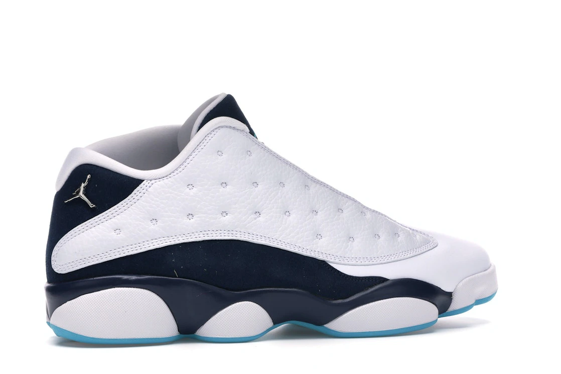Vue 35 de Jordan 13 Retro Low Hornets