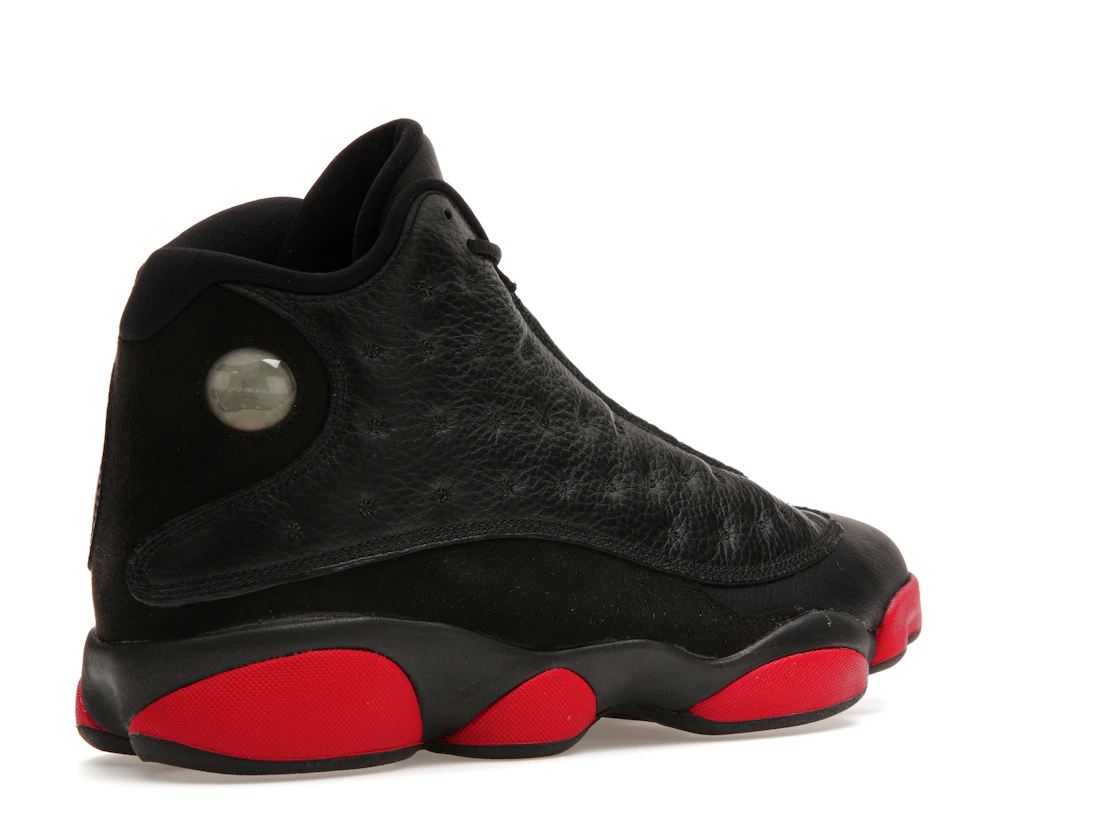 Vue 33 de Jordan 13 Retro Dirty Bred