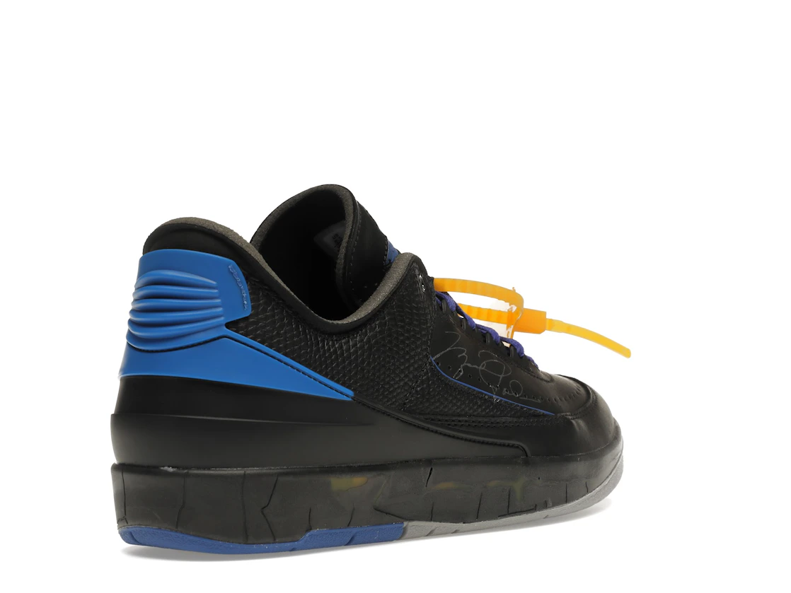 Vue 32 de Jordan 2 Retro Low SP Off-White Black Blue