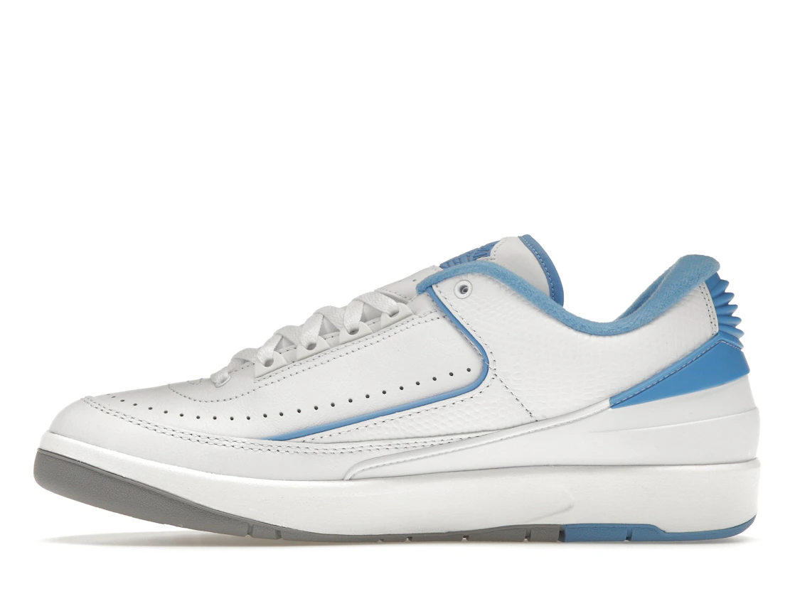 Vue 19 de Jordan 2 Retro Low UNC