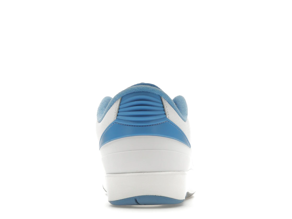 Vue 28 de Jordan 2 Retro Low UNC