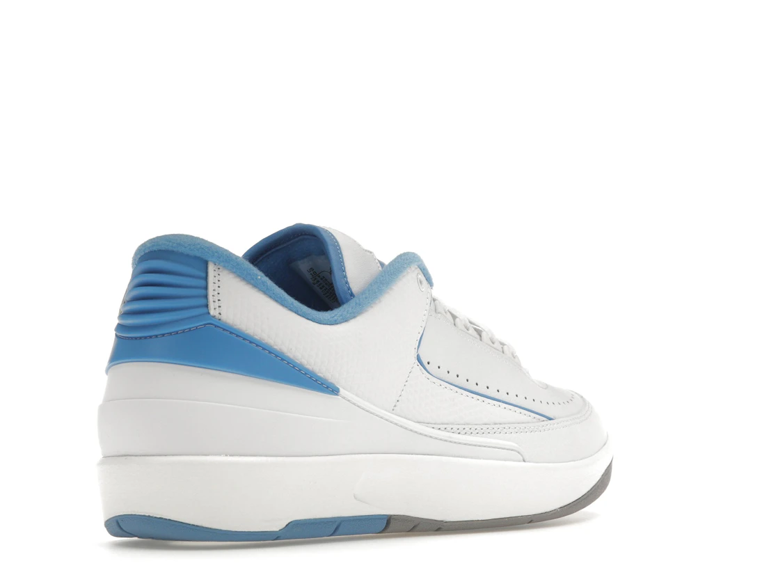 Vue 32 de Jordan 2 Retro Low UNC