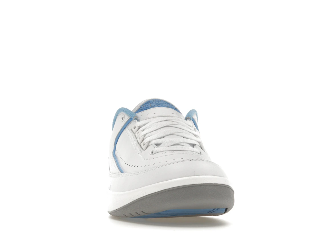 Vue 9 de Jordan 2 Retro Low UNC