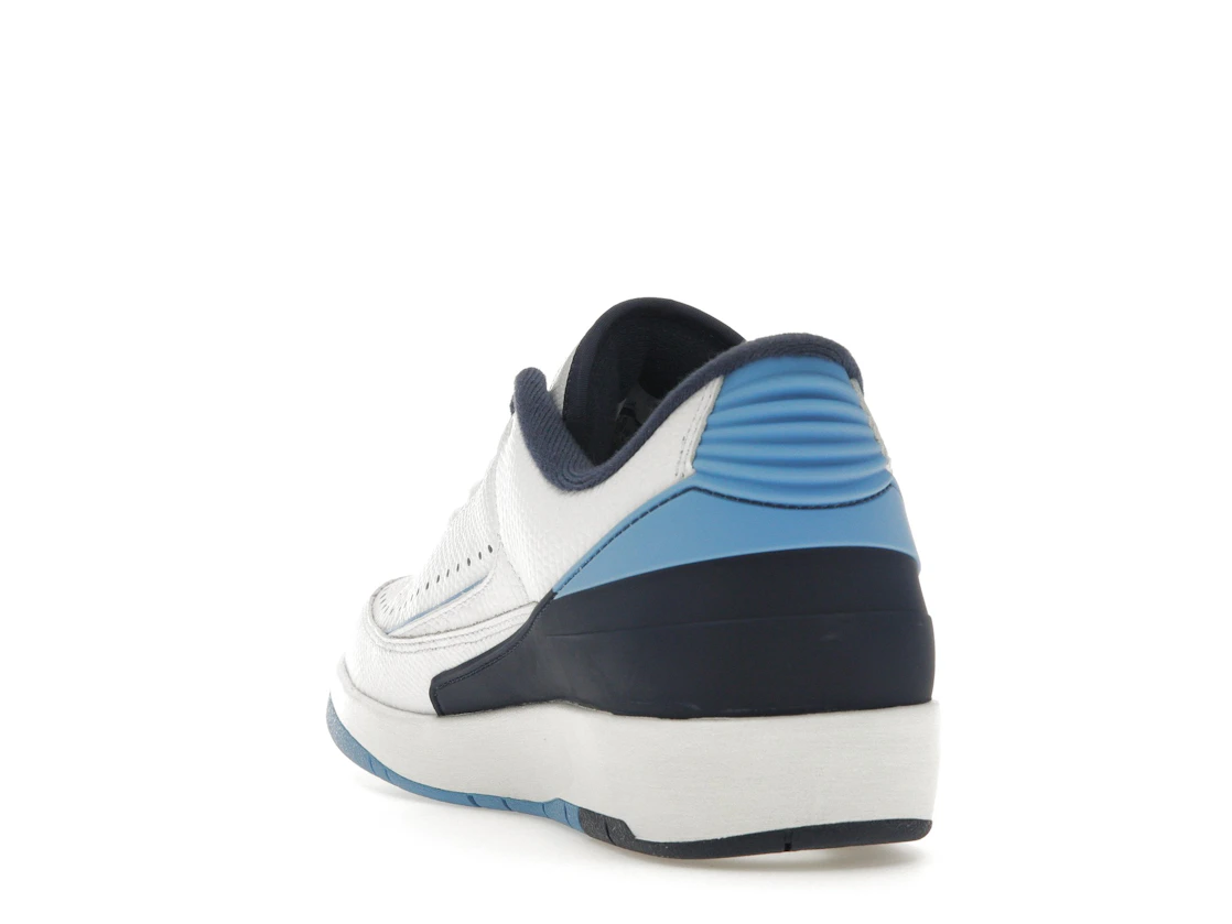 Vue 26 de Jordan 2 Retro Low University Blue (2016)