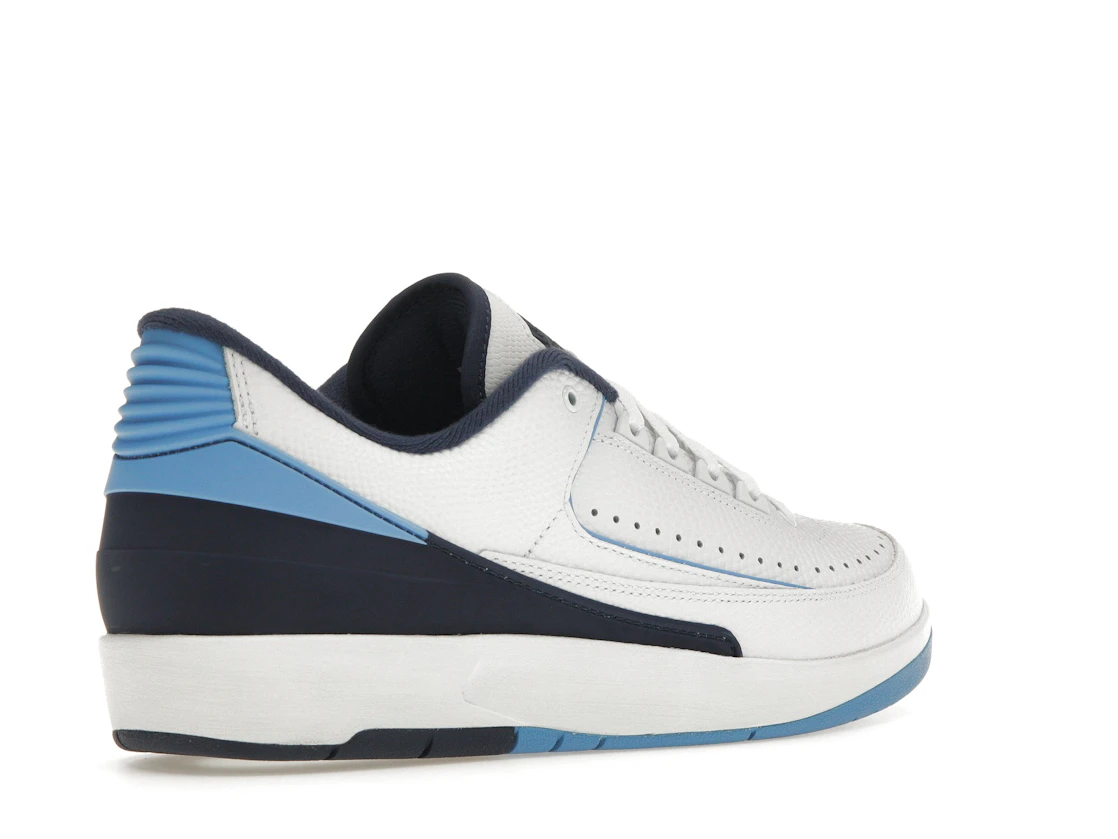Vue 33 de Jordan 2 Retro Low University Blue (2016)