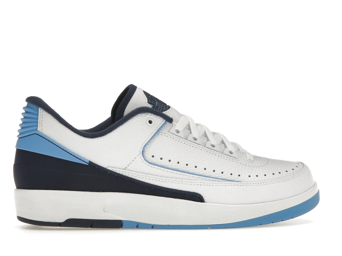 Vue 36 de Jordan 2 Retro Low University Blue (2016)