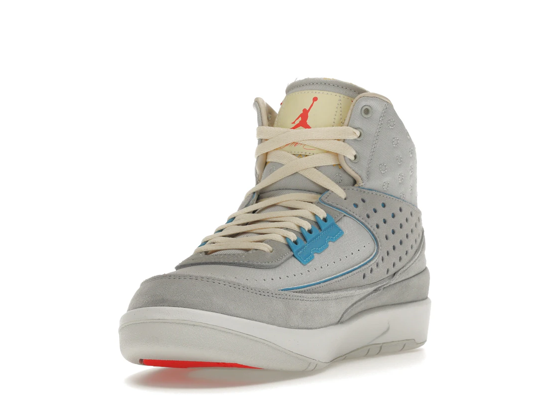 Vue 13 de Jordan 2 Retro SP Union Grey Fog