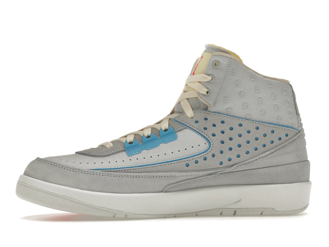 Vue 18 de Jordan 2 Retro SP Union Grey Fog