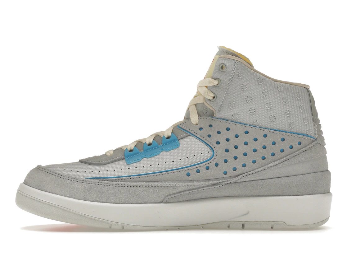 Vue 19 de Jordan 2 Retro SP Union Grey Fog