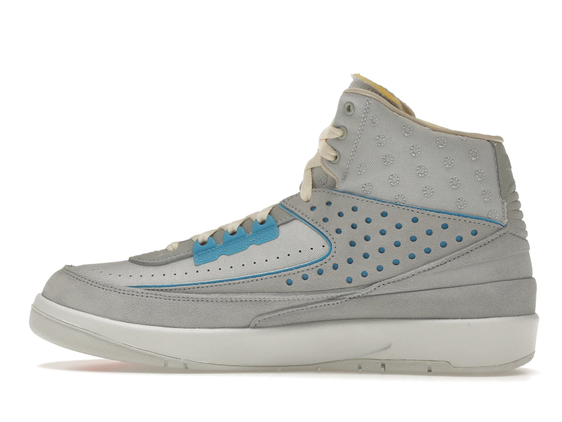 Vue 20 de Jordan 2 Retro SP Union Grey Fog