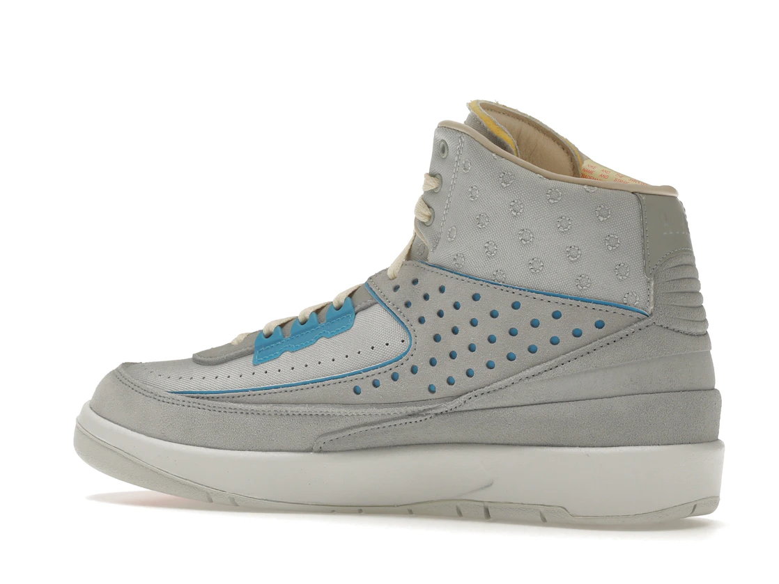 Vue 22 de Jordan 2 Retro SP Union Grey Fog