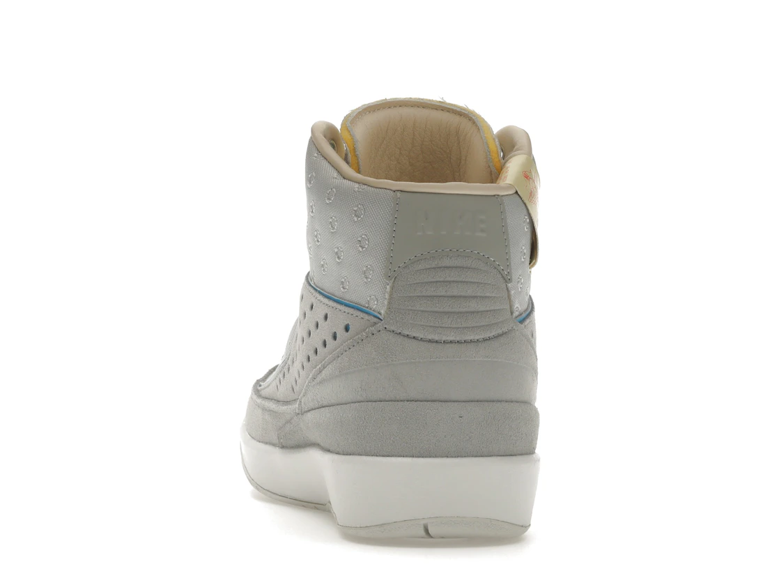 Vue 27 de Jordan 2 Retro SP Union Grey Fog