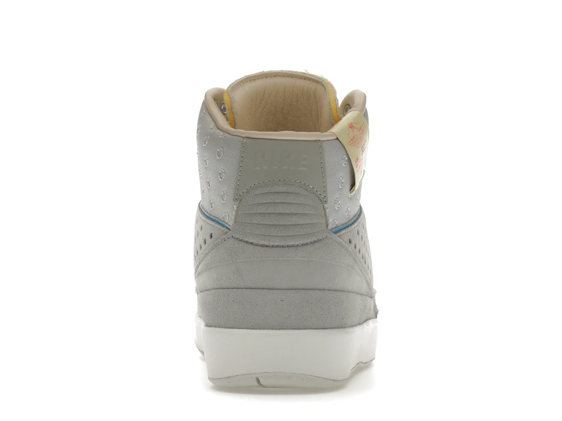 Vue 28 de Jordan 2 Retro SP Union Grey Fog