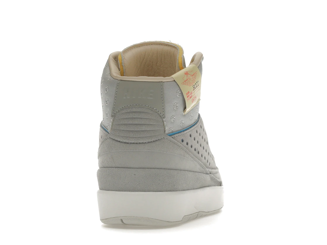 Vue 29 de Jordan 2 Retro SP Union Grey Fog