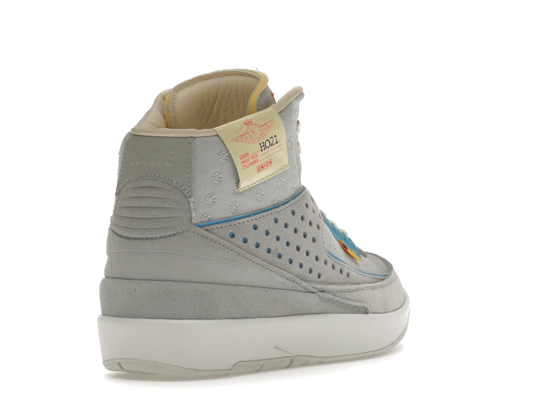 Vue 31 de Jordan 2 Retro SP Union Grey Fog
