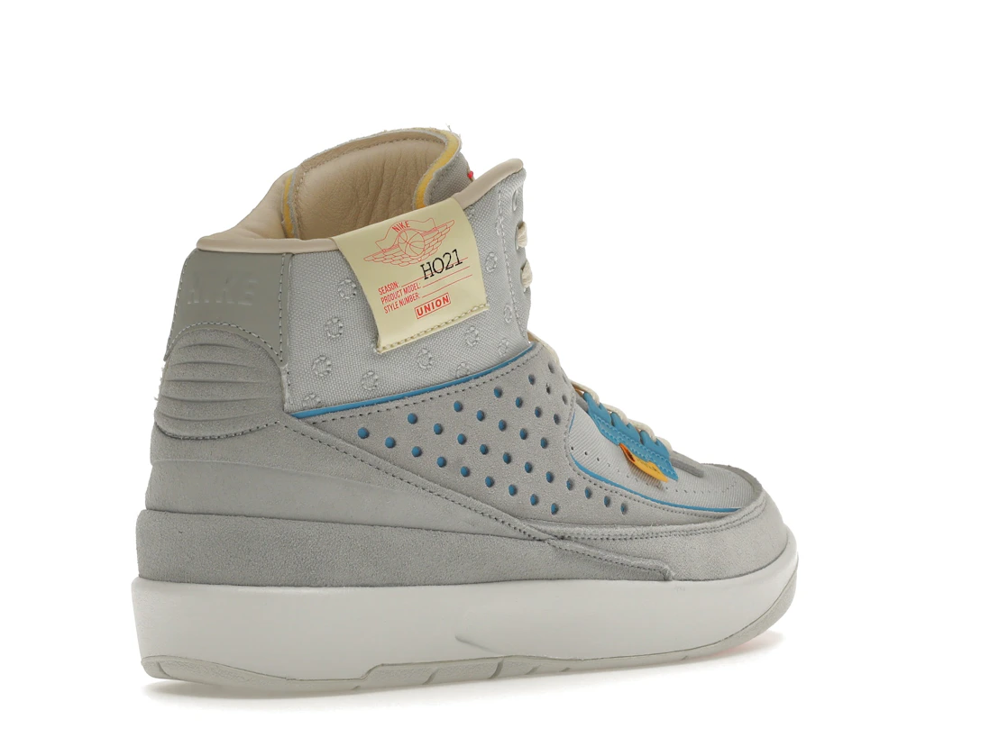 Vue 32 de Jordan 2 Retro SP Union Grey Fog