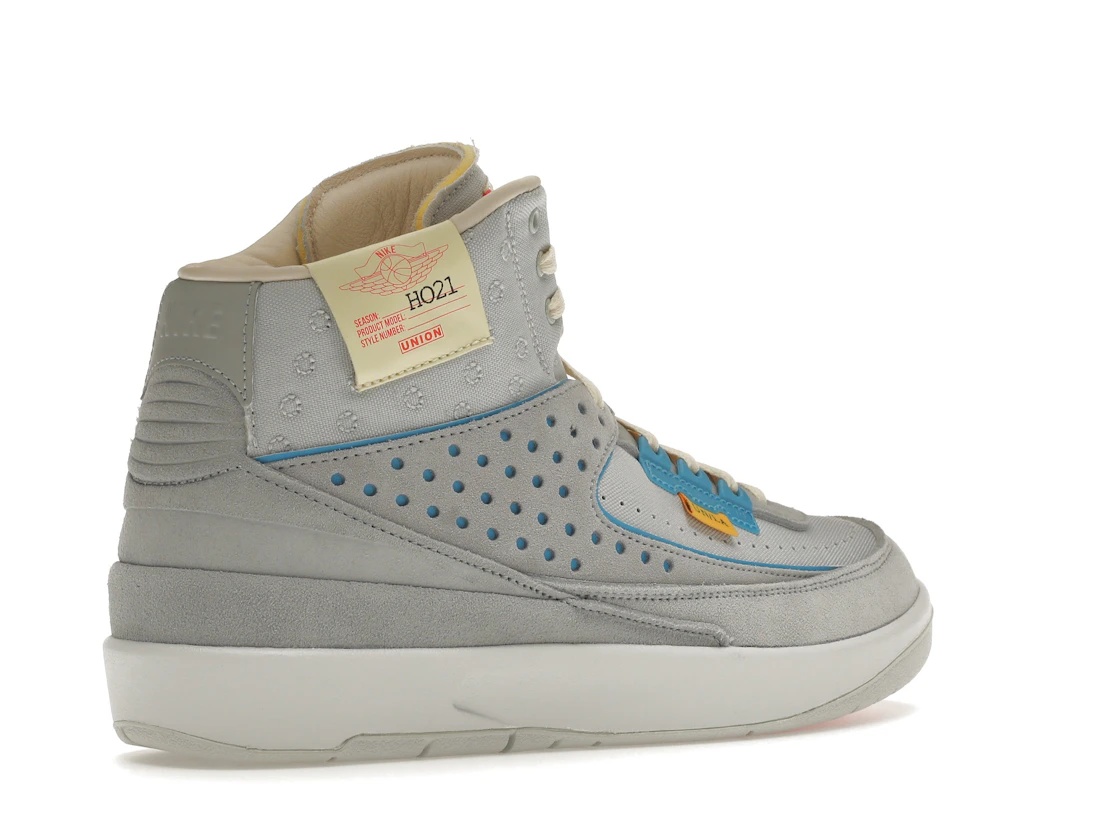 Vue 33 de Jordan 2 Retro SP Union Grey Fog