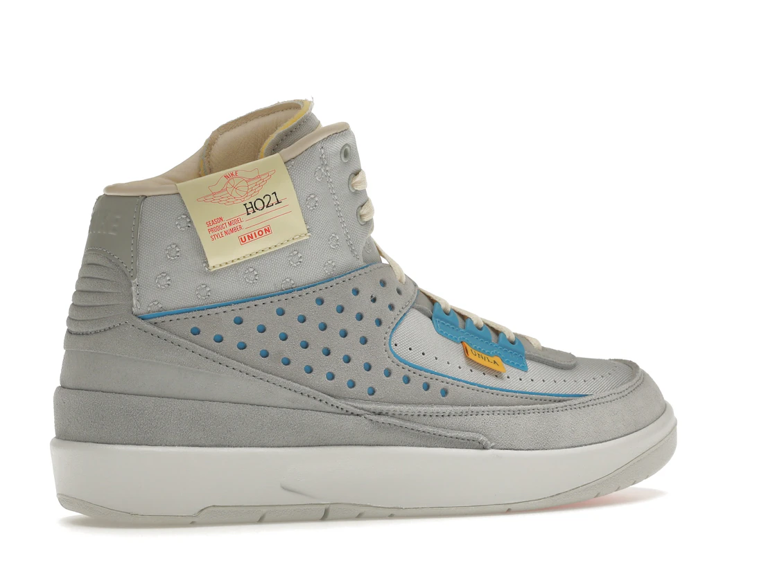 Vue 34 de Jordan 2 Retro SP Union Grey Fog